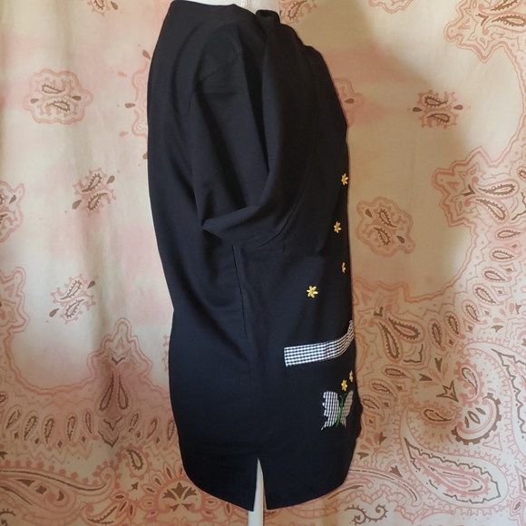 Butterfly and Flowers Embroidered Cardigan - Picture 3 of 11